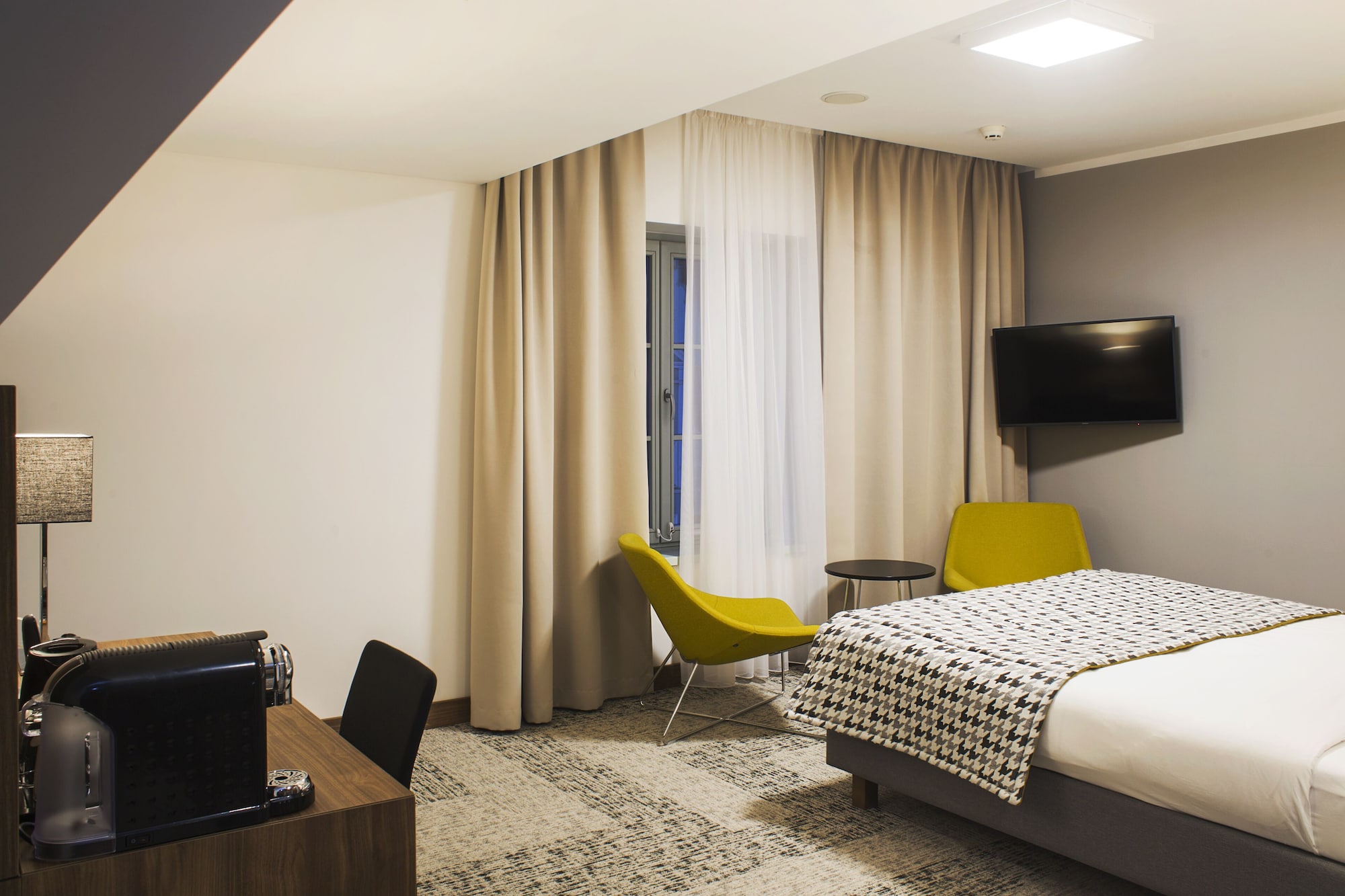 PREMIUM, DOUBLE BED
