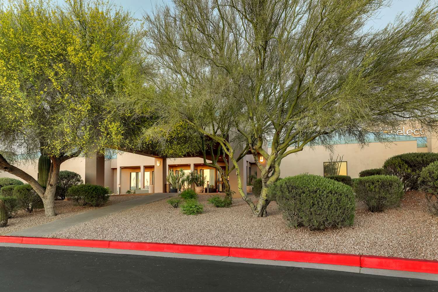 Sonesta Select Scottsdale At Mayo Clinic Campus 48/52