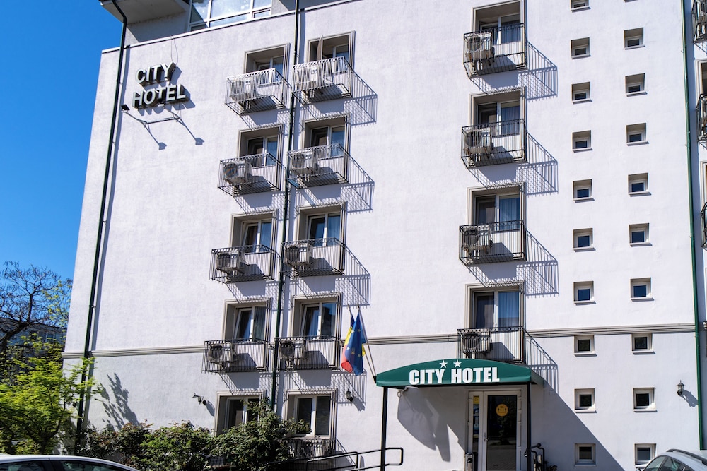 City Hotel 3/50