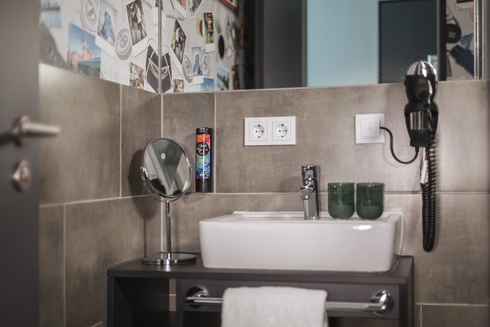 Holiday Inn - the niu, Coin Frankfurt Ostend by IHG 32/56