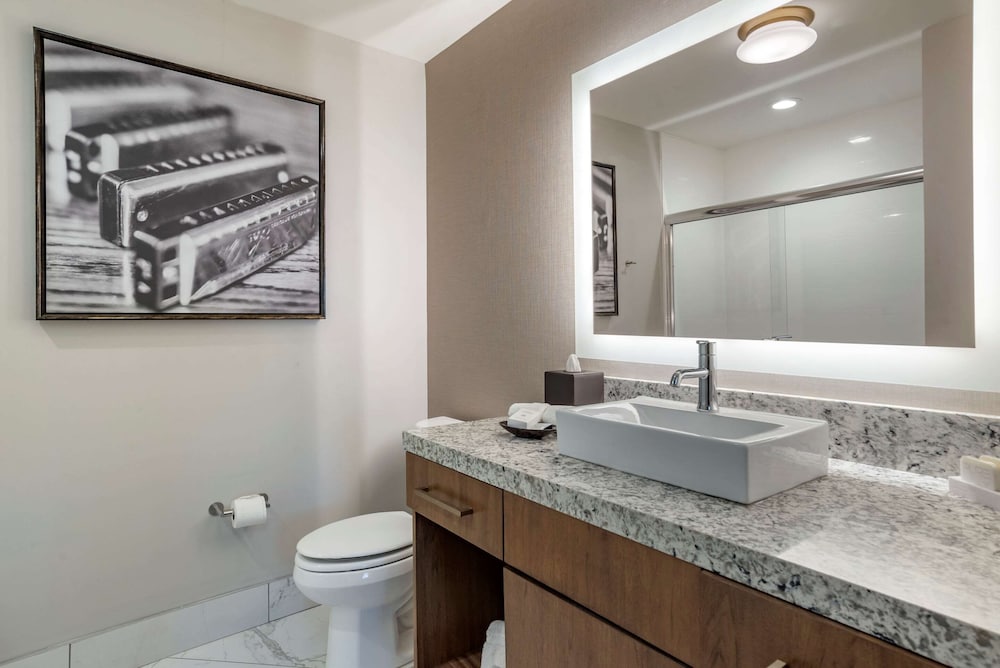 Lyric Hotel West End, Trademark Collection by Wyndham 49/50