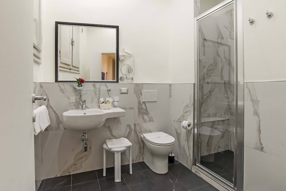 Hotel Accademia 23/56