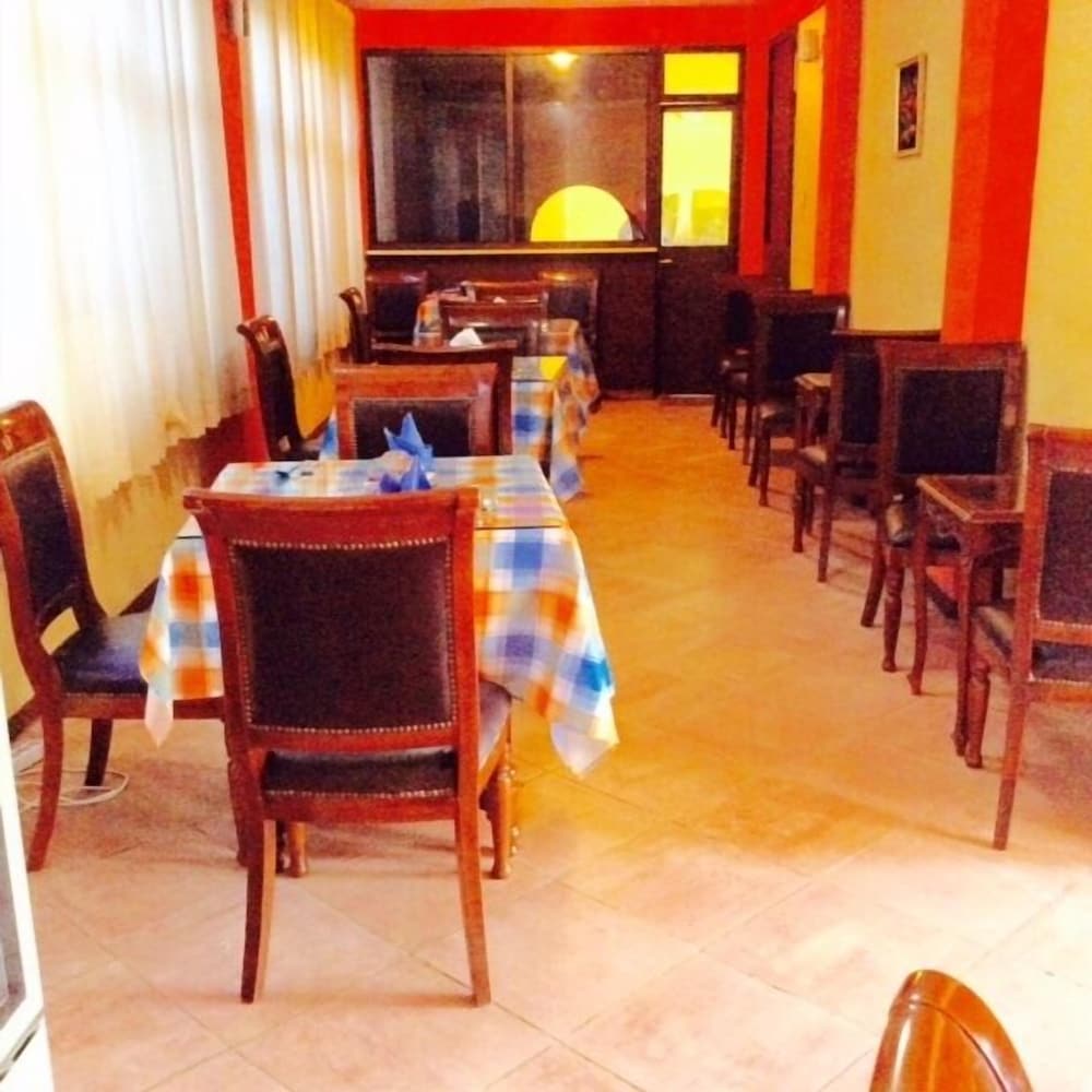 The Lions Den Hotel 19/19