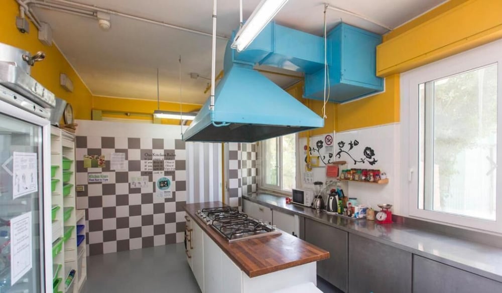 Sunflower Beach Hostel 10/50