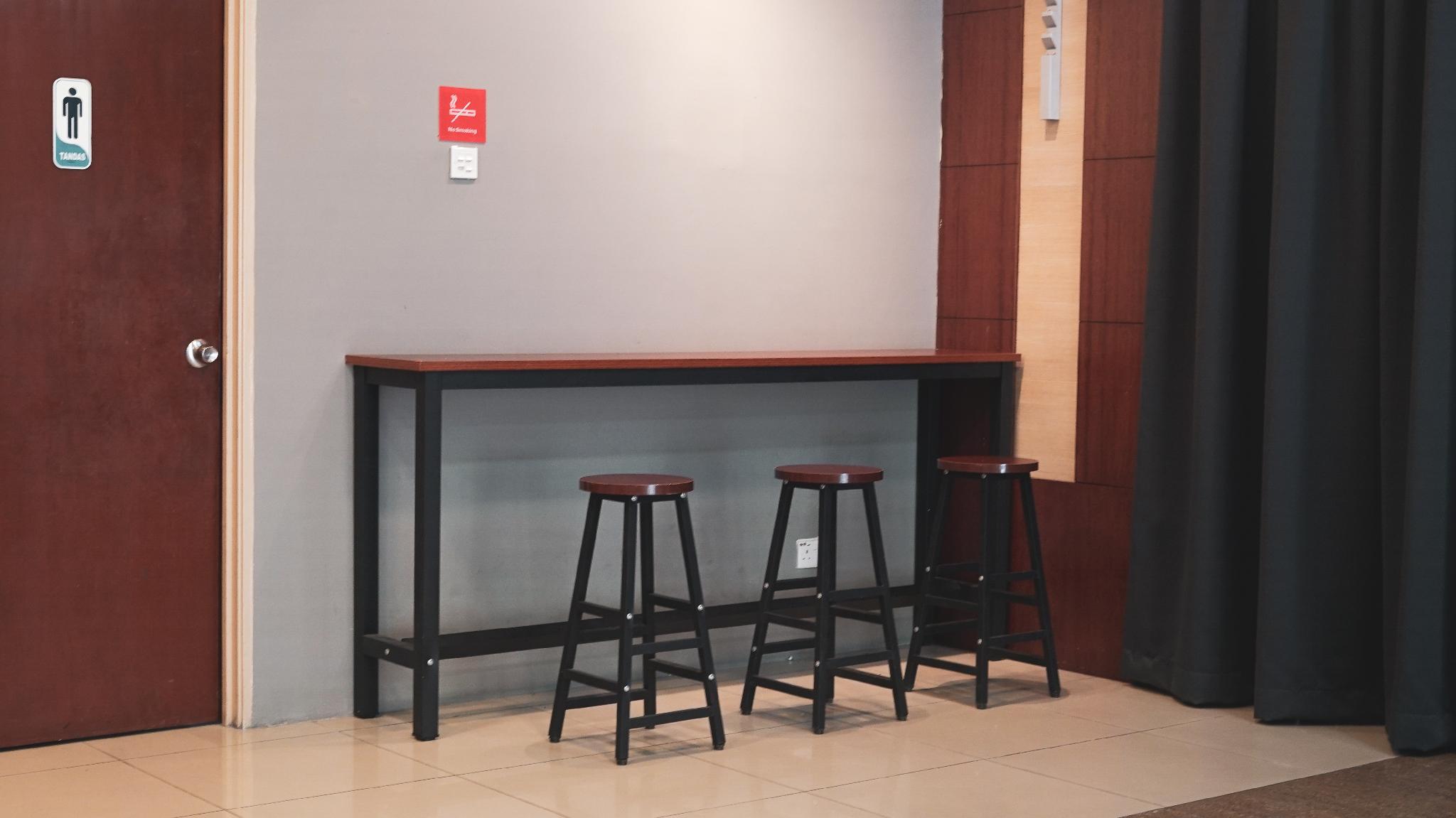 OYO 43955 N9 Business Hotel 27/27