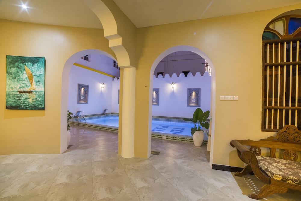 Tembo House Hotel Apartments 37/50