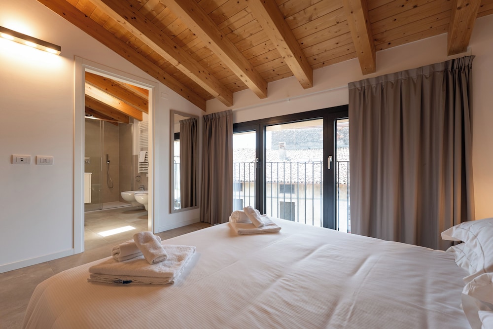 3 Rooms, Deluxe, Apartment, 2 Queen Beds, Sofa