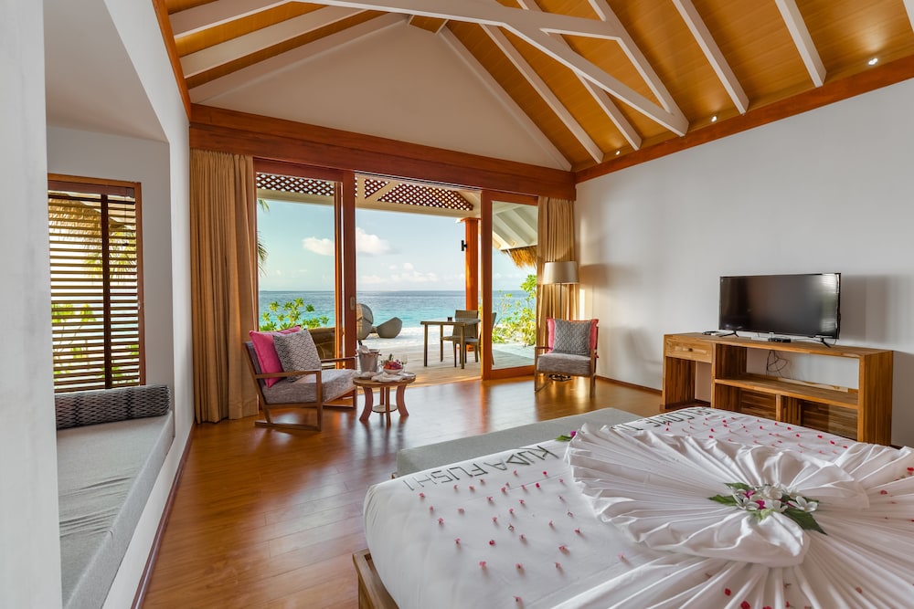 Kudafushi Resort and Spa 15/56