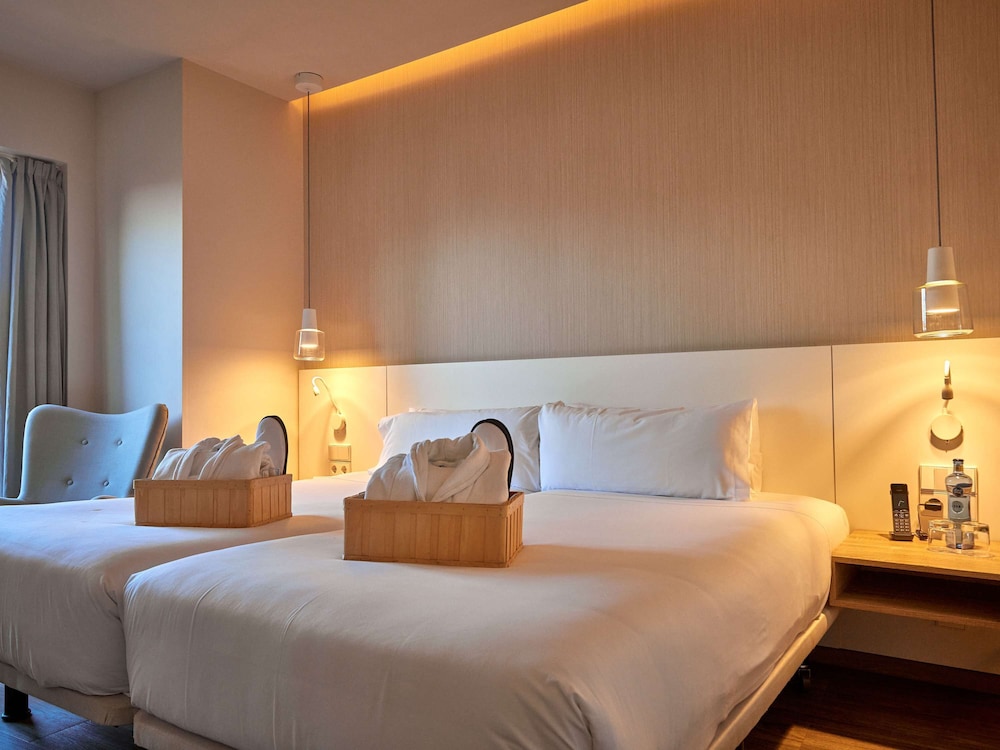 Mercure Barcelona Condor 22/75