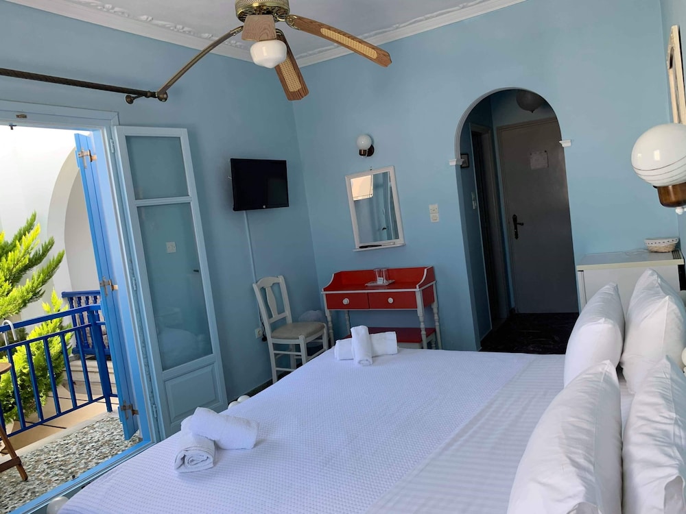 Minoa Hotel 7/50