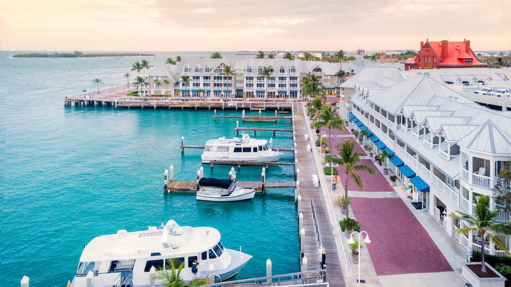 Opal Key Resort & Marina 26/28
