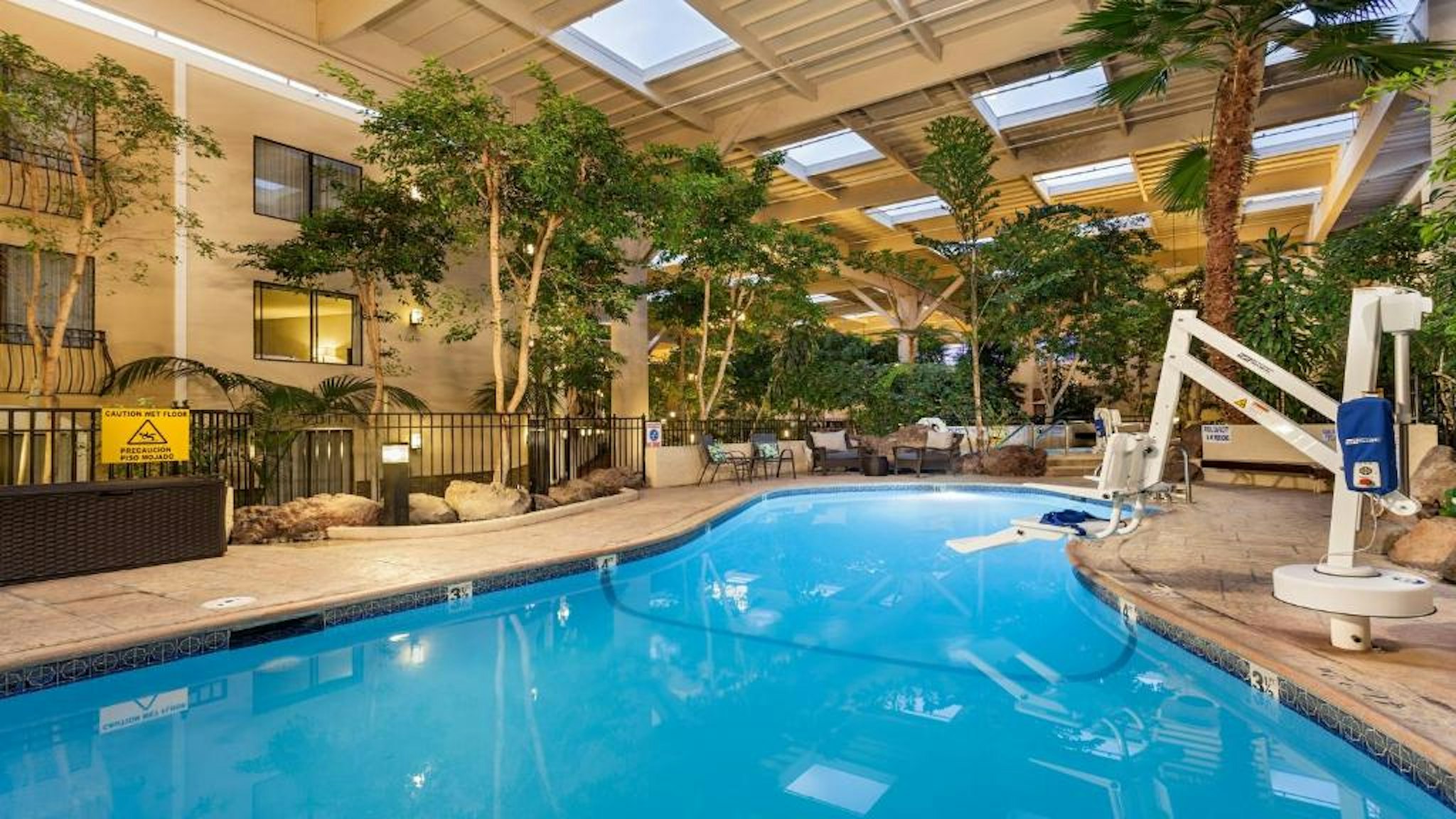Concord Plaza Hotel 55/58