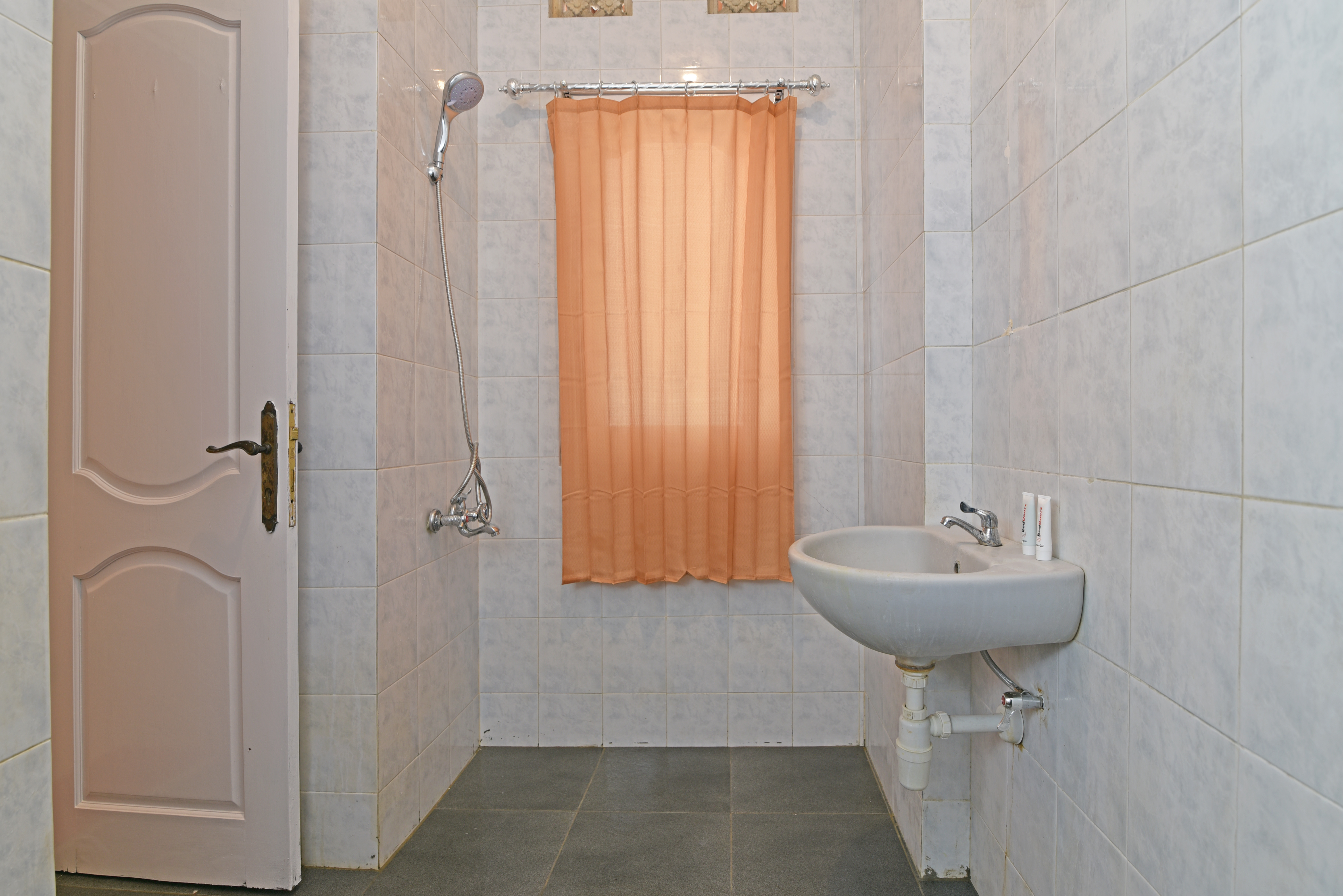 RedDoorz @ Jalan Gatot Subroto Denpasar 31/31