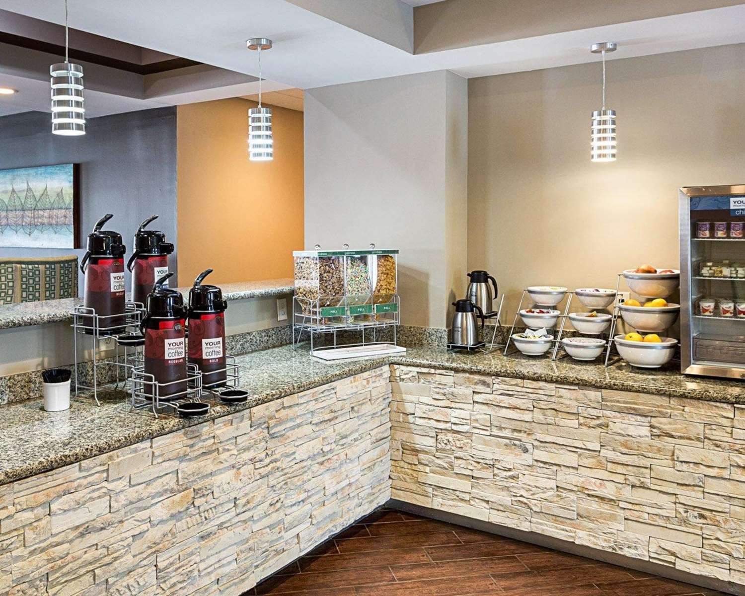 Comfort Suites Near Tanger Outlet Mall 15/18