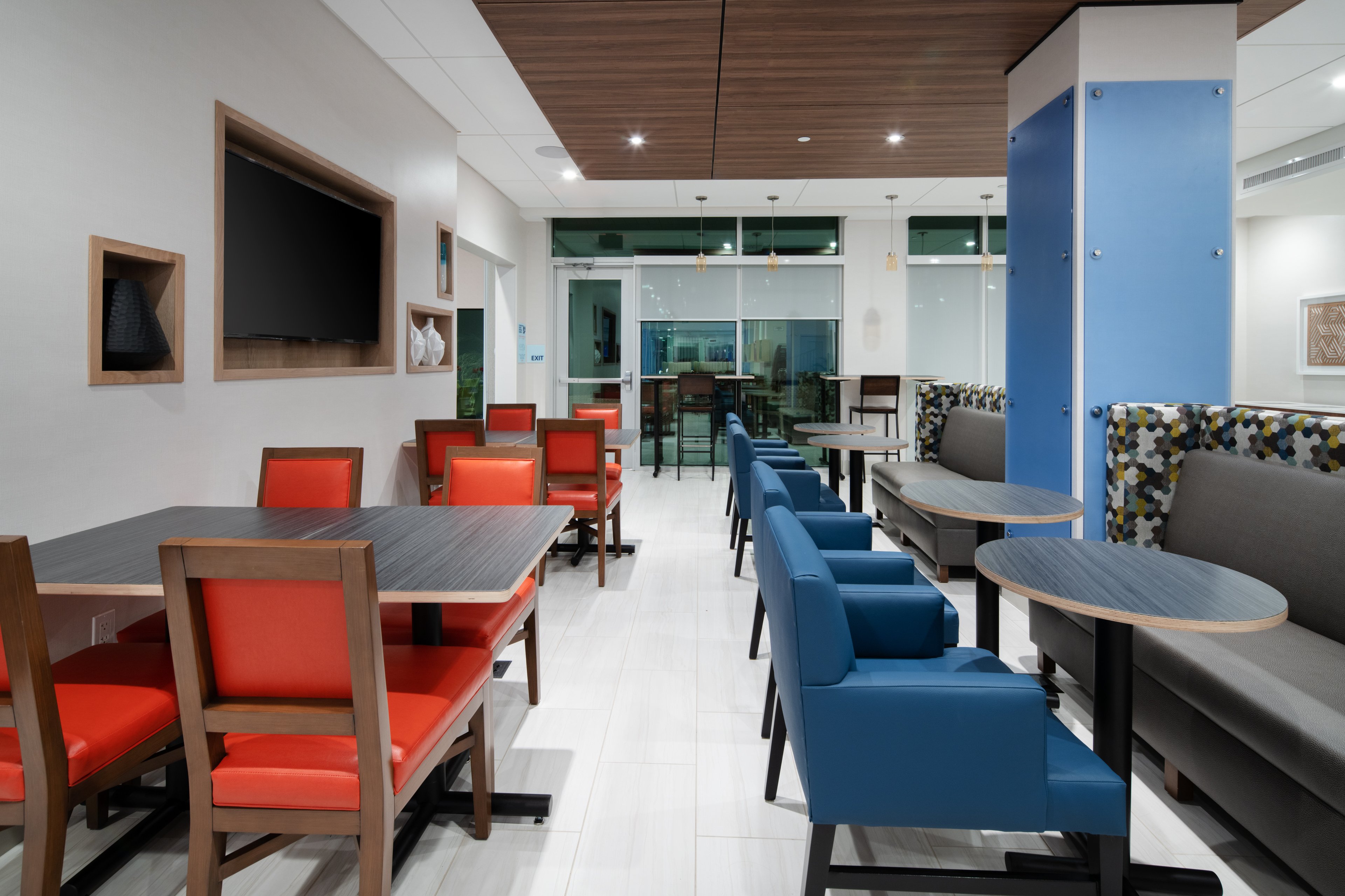 Holiday Inn Express & Suites Murrieta 35/49