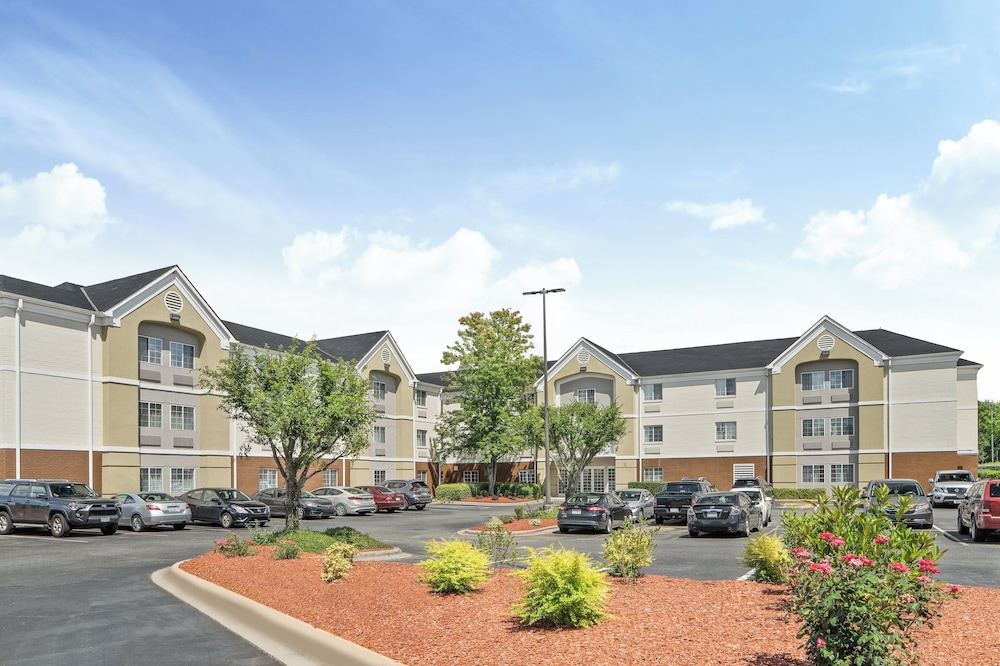 Candlewood Suites Huntersville Lake Norman Area 65/69