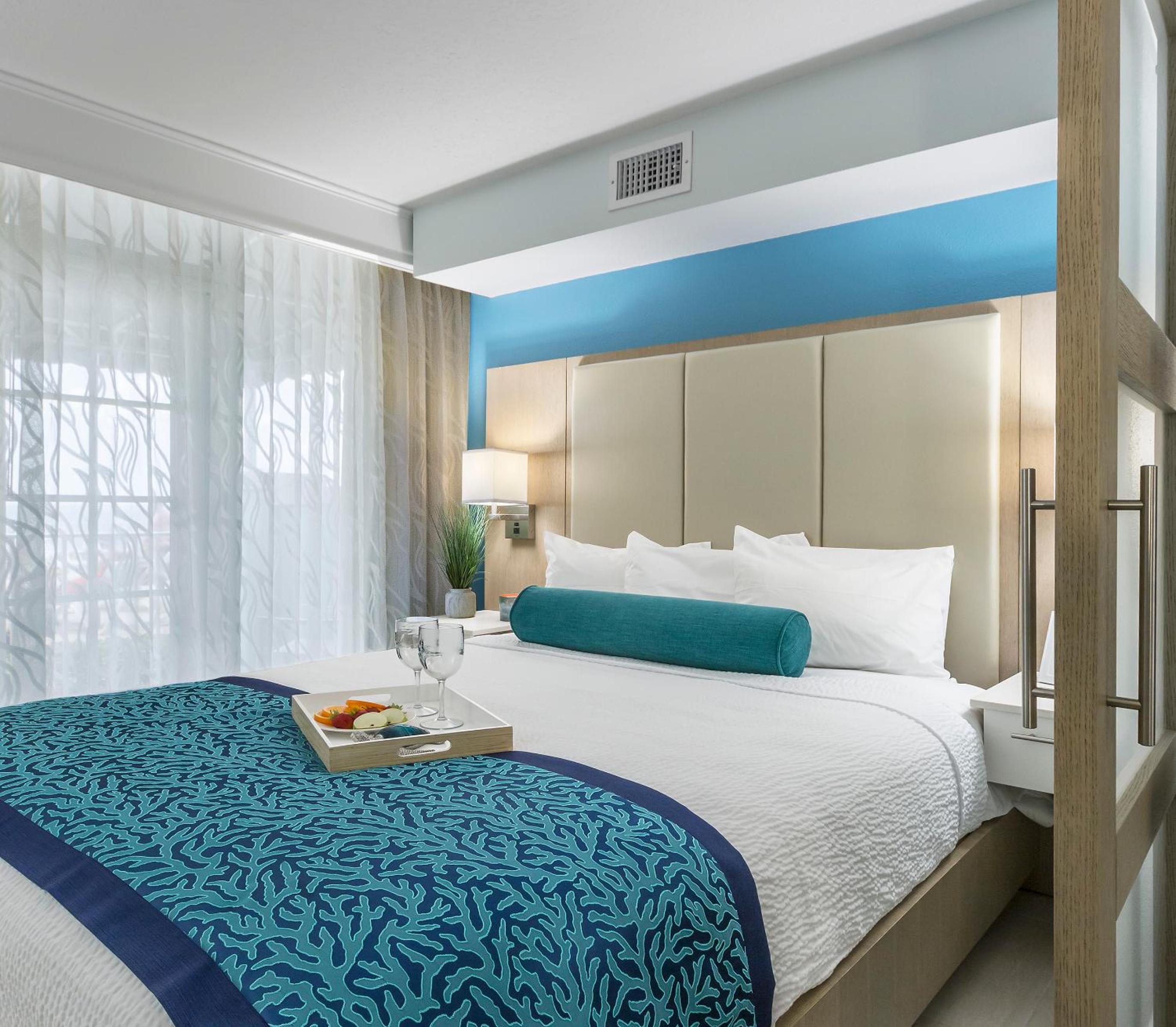 Studio, Queen Bed, Ocean Front, Sofa