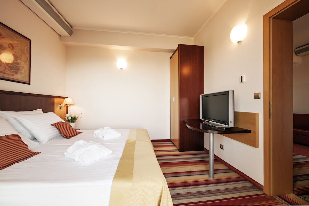 GRAND HOTEL PRIMUS 4/50