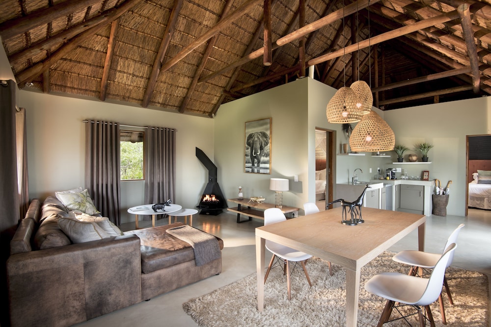 Mhondoro Game Lodge 31/50