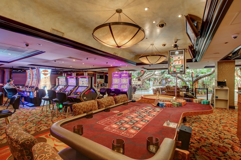 Golden Nugget 10/32