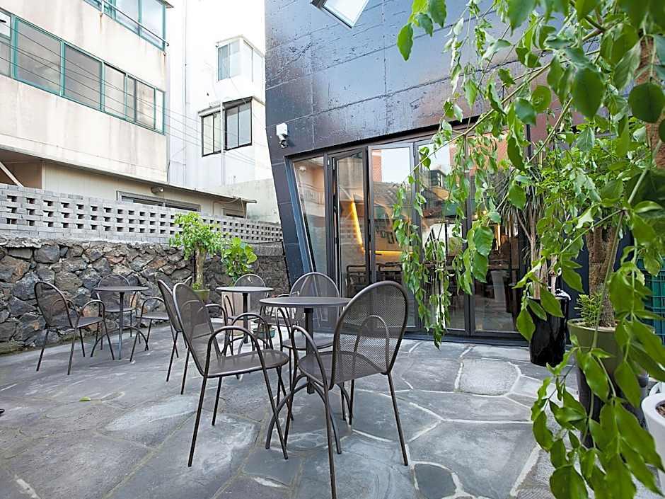Mir Guesthouse Jeju Branch 32/49
