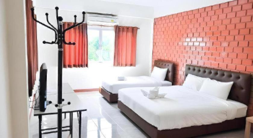 Budsarakam Place Hotel 23/33