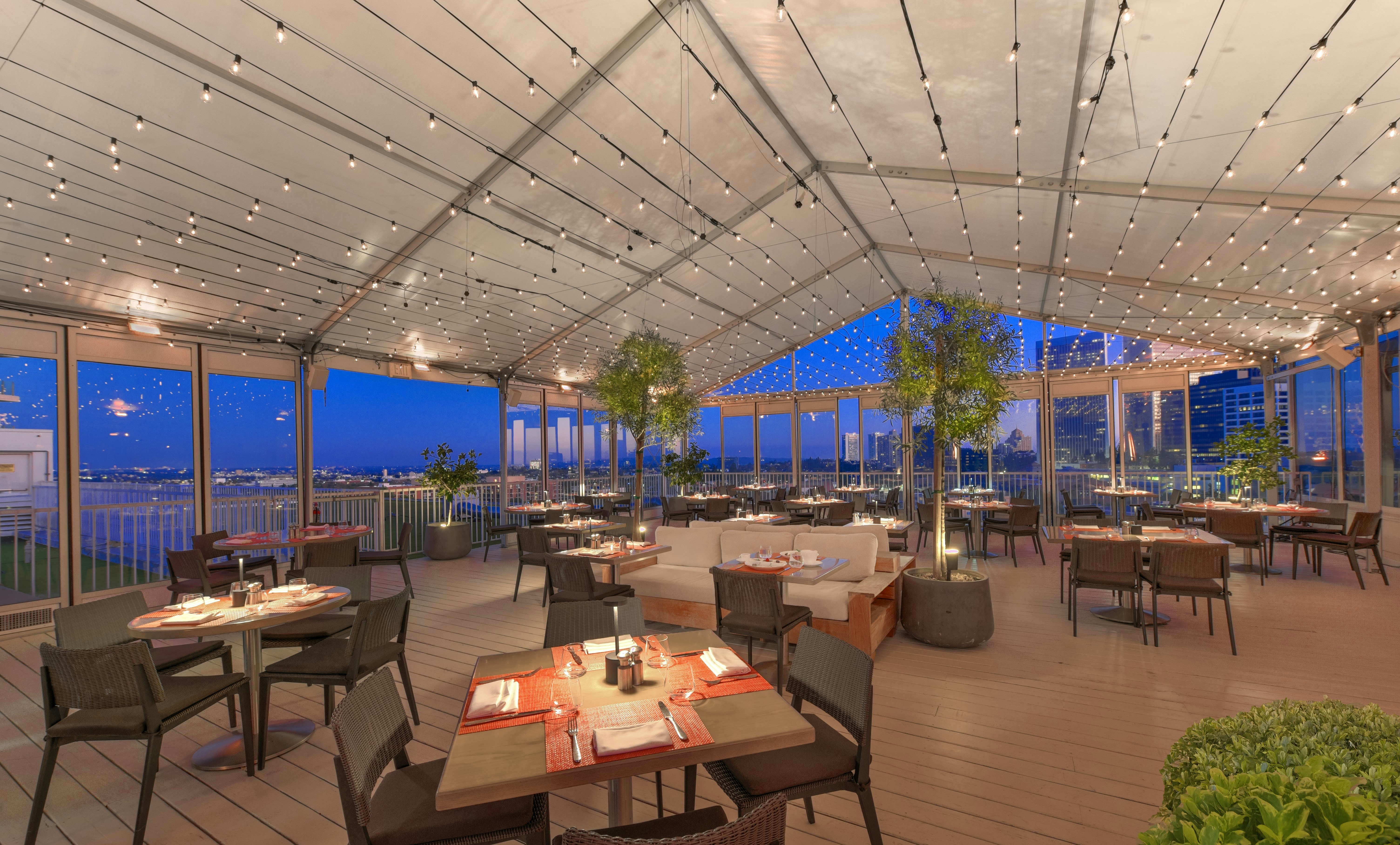 The Beverly Hilton 43/60