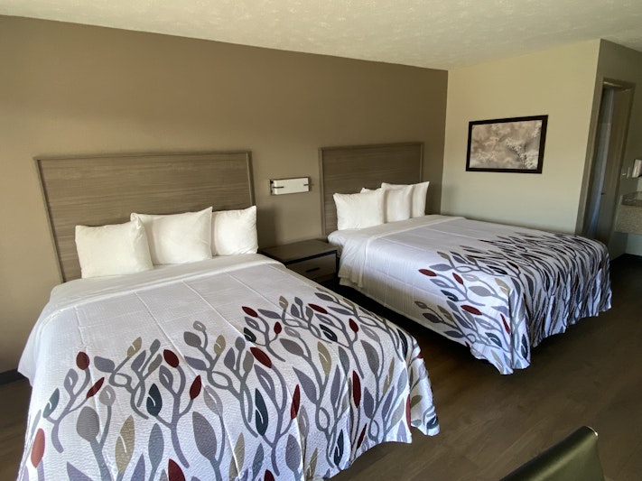 Red Roof Inn Jacksonville, AL 8/14