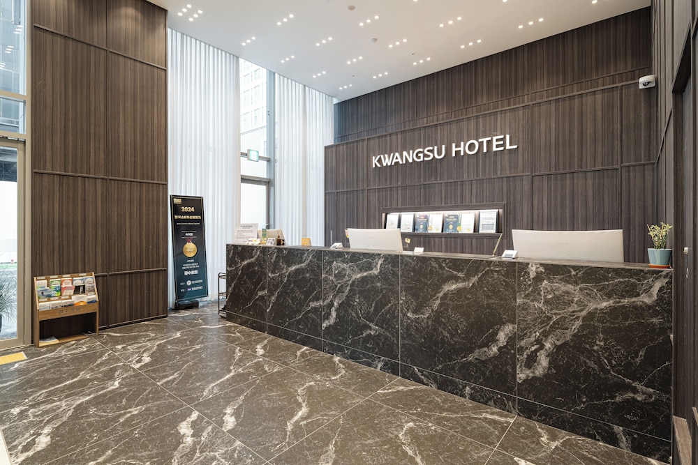 Kwangsu Hotel 10/52