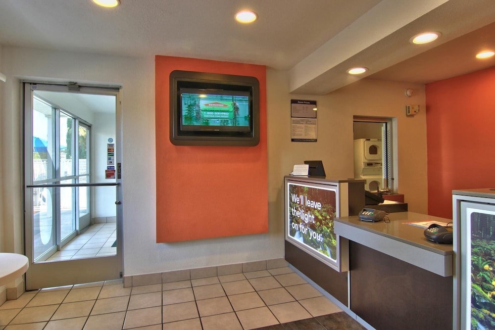 Motel6 Woodland, CA - Sacramento Airport 11/38