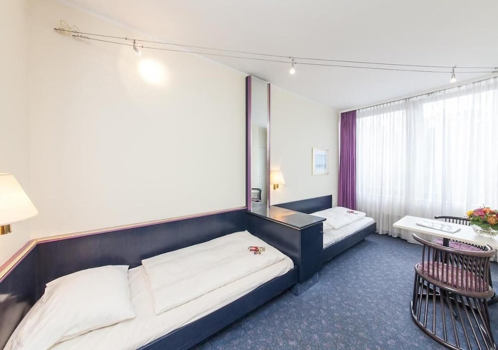 Hotel Mirage Neuss 6/78