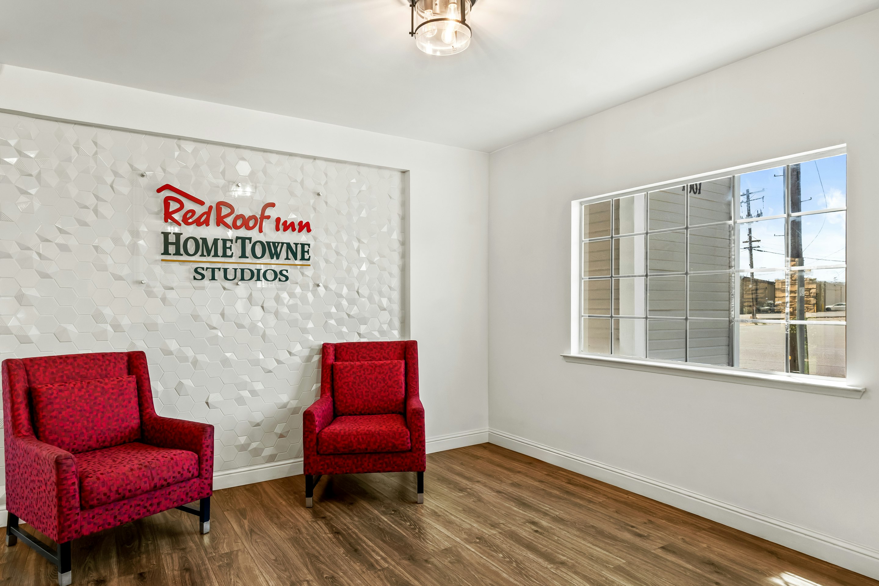 HomeTowne Studios by Red Roof Yuba City Bonanza - Marysville 22/32