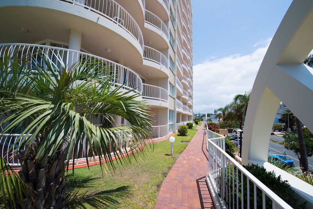Beachcomber International Resort 6/37