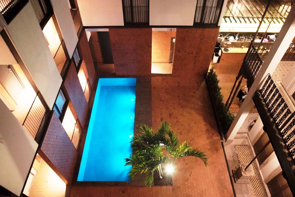 Villa 25 Hostel & Suites 54/69