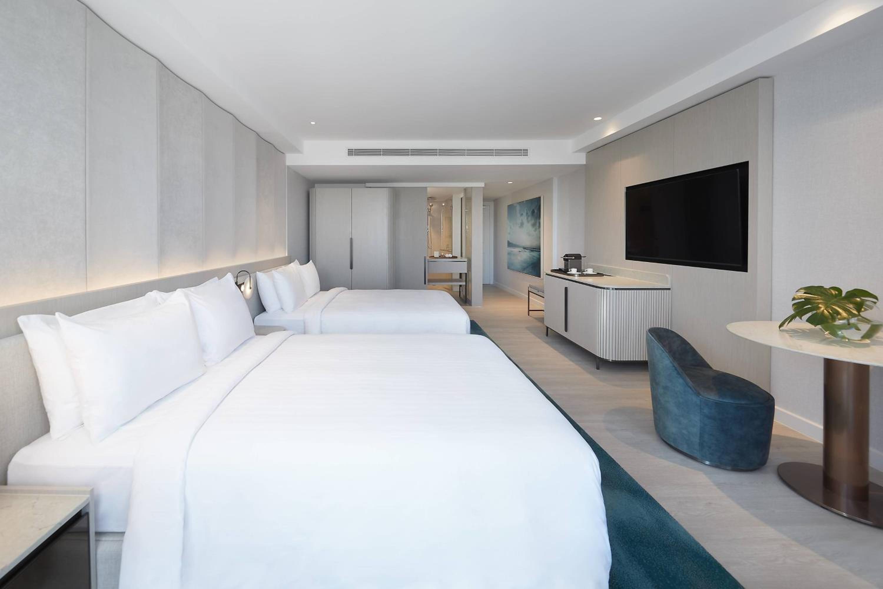 Room, 2 Double Beds, Mountain View, Jw Marriott Gold Coast Resort Spa 2/4