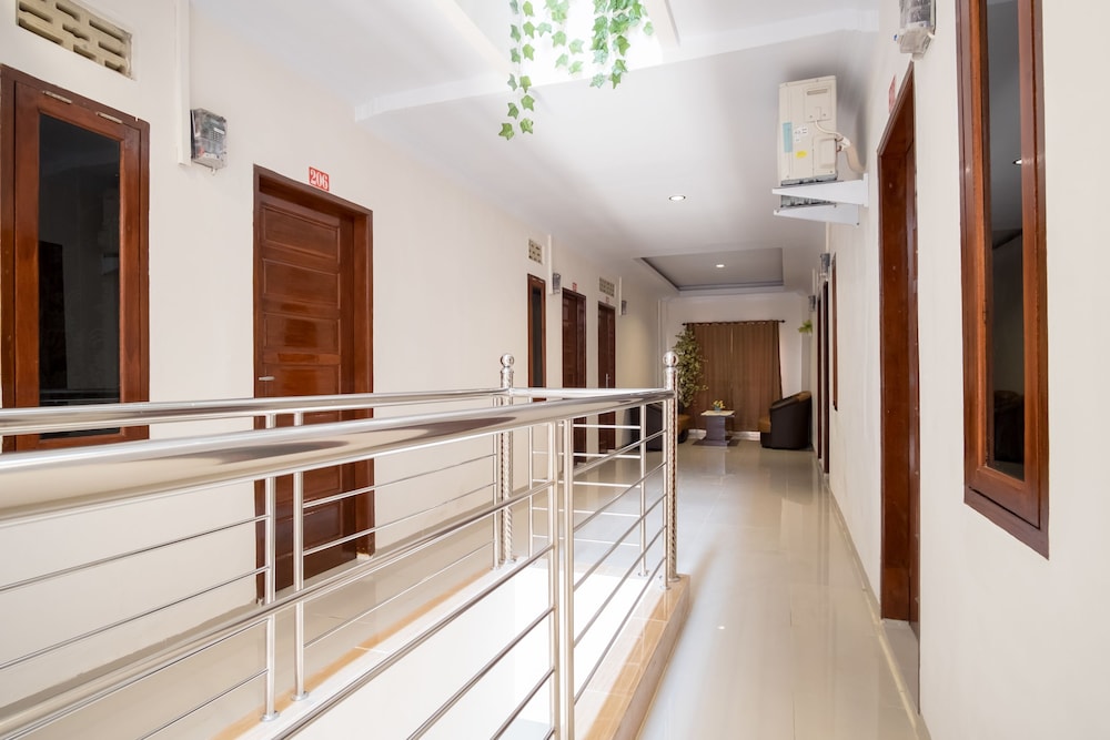 OYO 621 Vania Residence 4/32