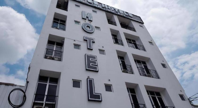 Weiss Hotels Kepong Baru 6/35