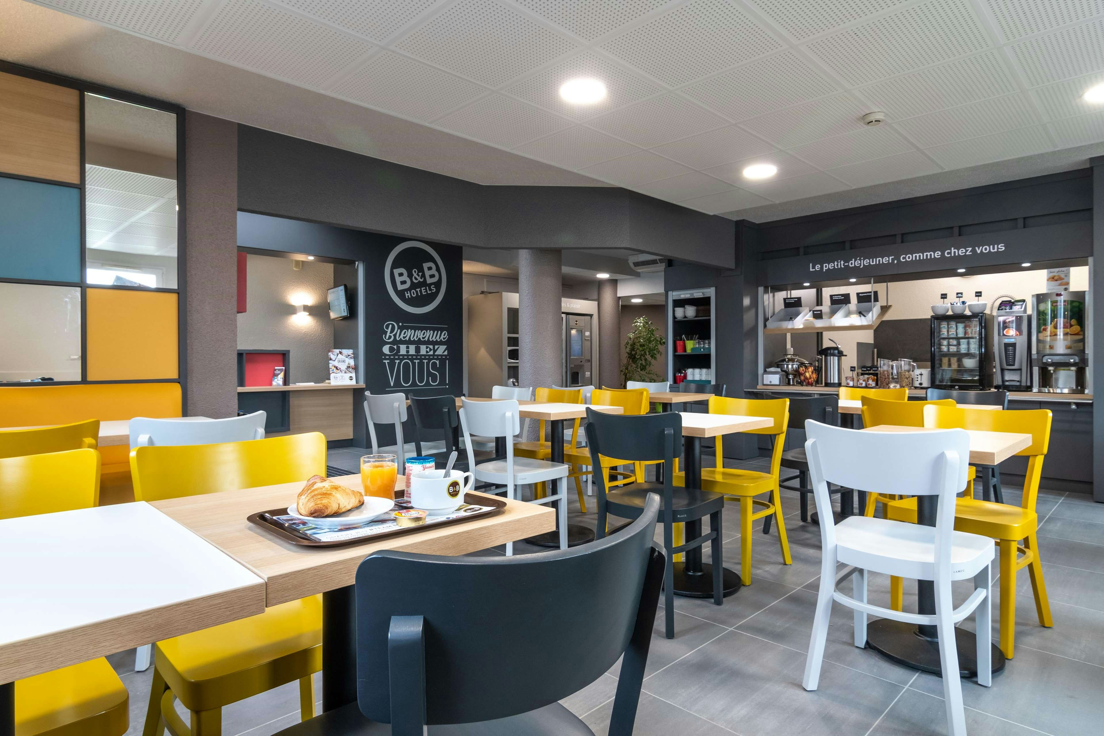 B&B Hotel Chateauroux Aeroport 23/28