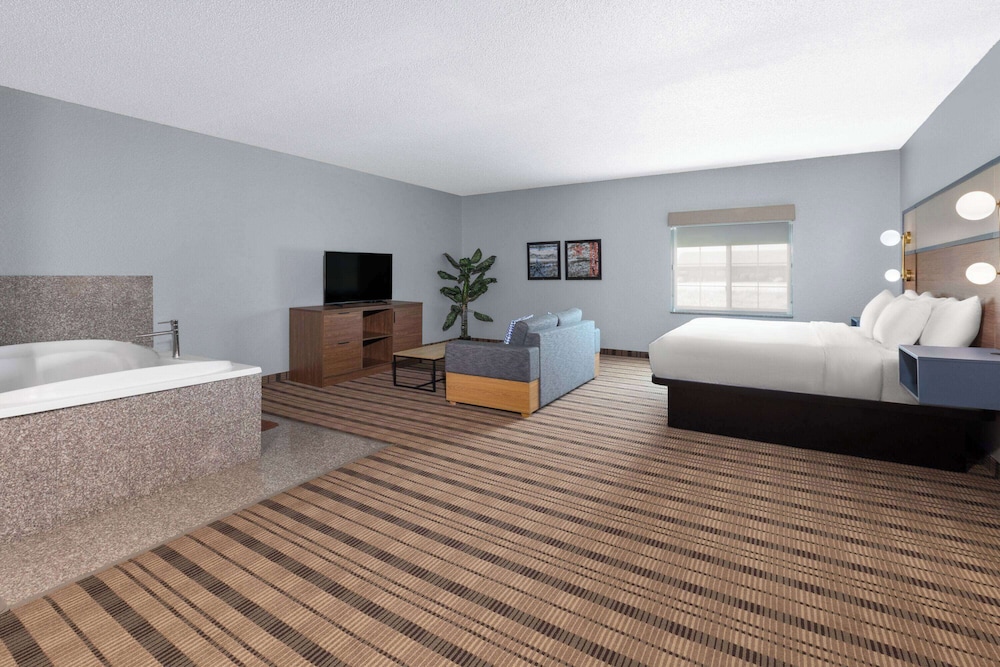 AmericInn by Wyndham Grinnell 44/60