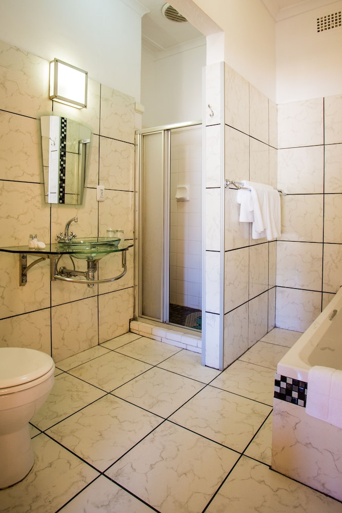Montagu Country Hotel 24/89