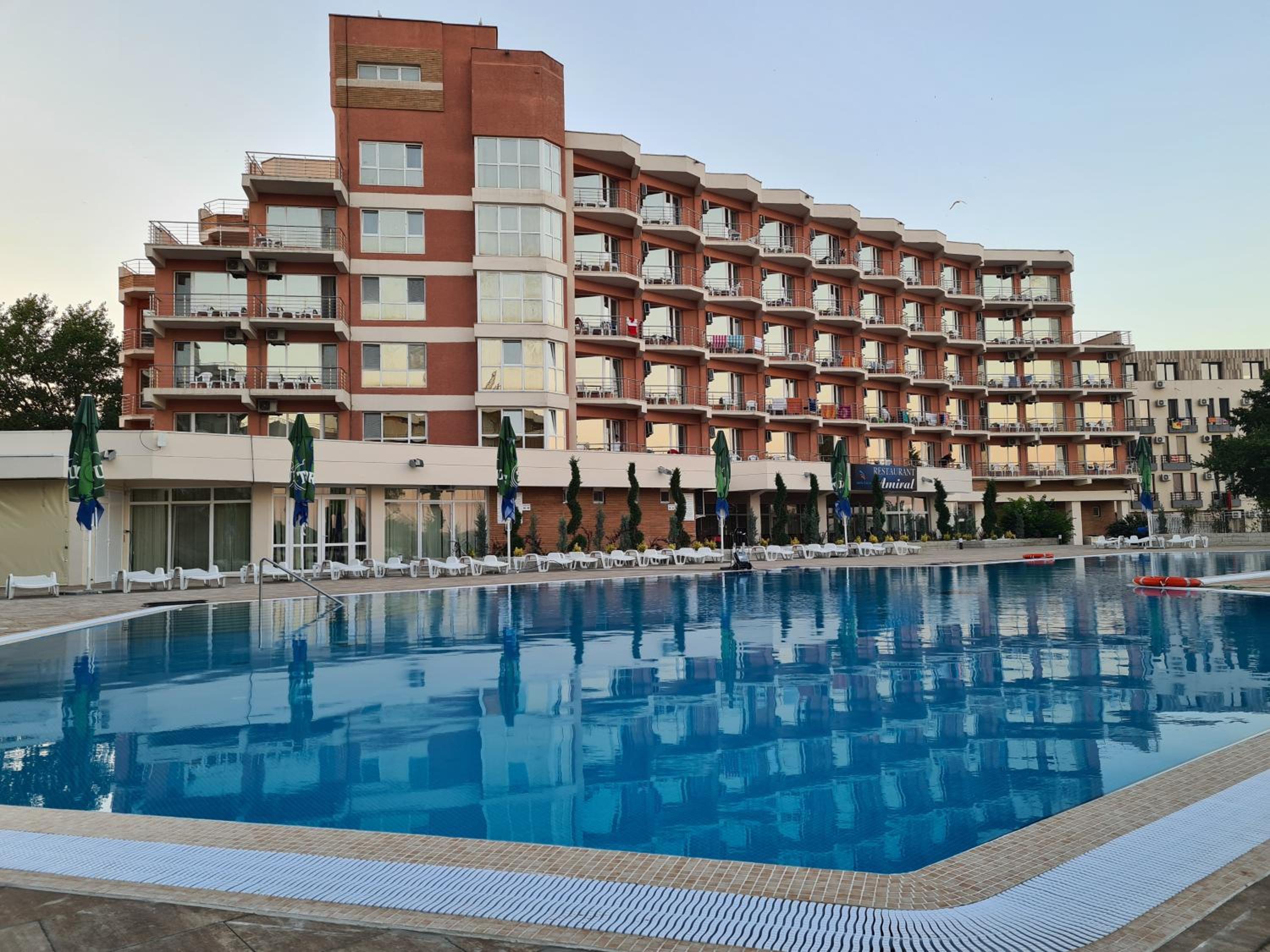 Amiral Hotel 5/55
