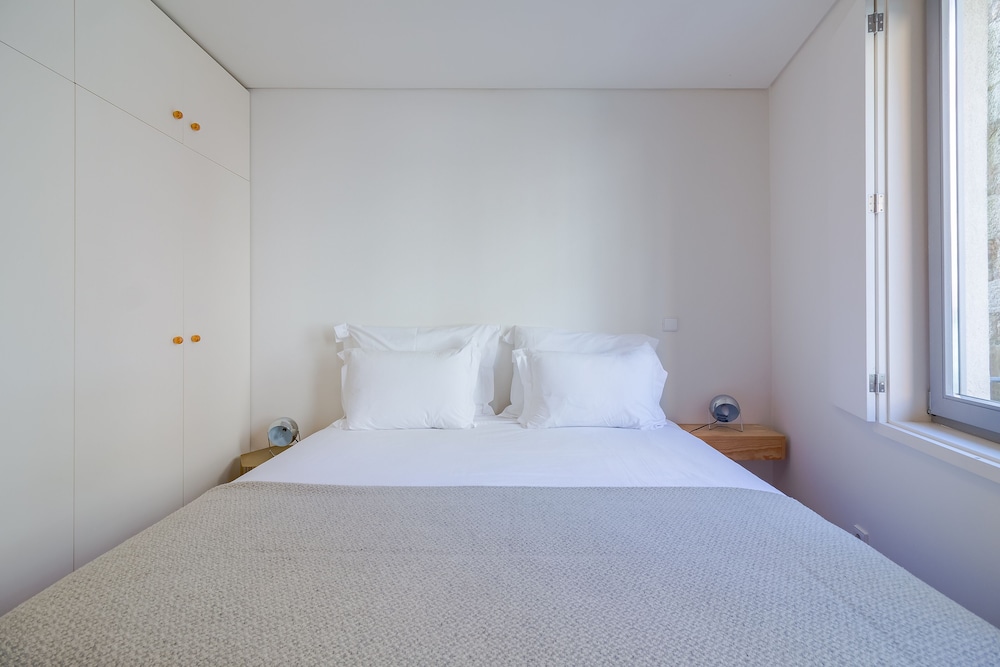 2 BEDROOMS, APARTMENT