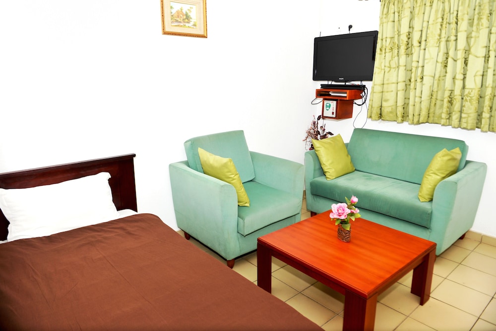 Golden Hotel & Suites 35/50