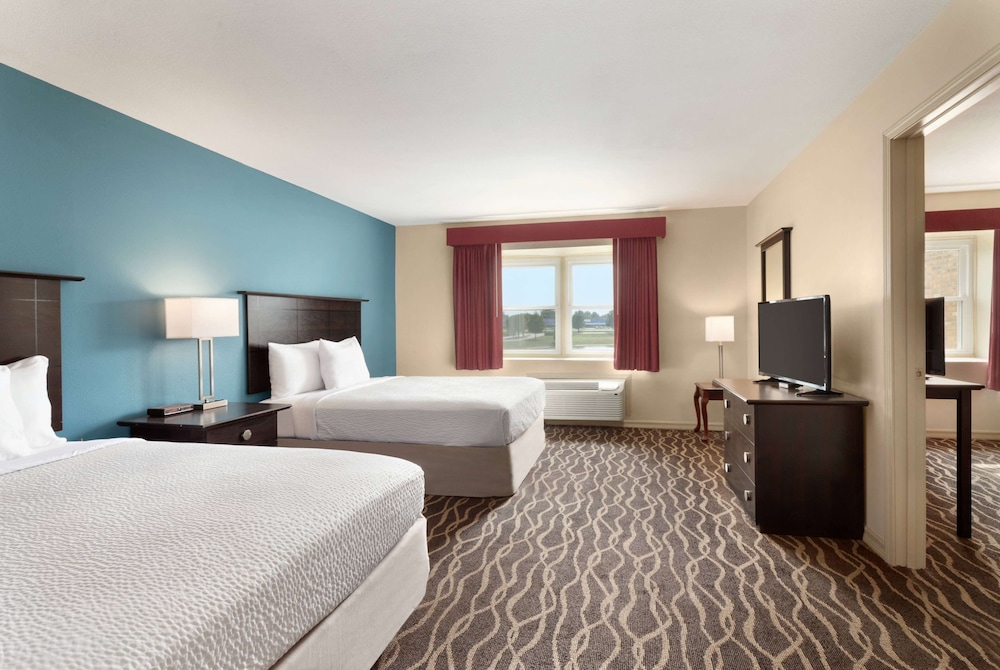 Days Inn & Suites by Wyndham Sikeston 21/51