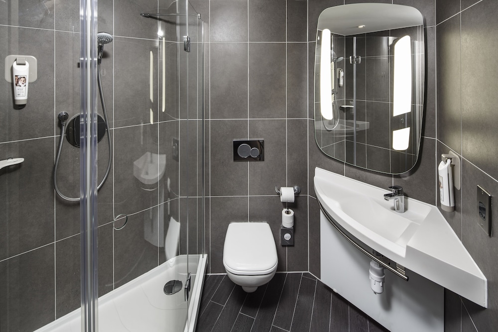 Ibis London Canning Town 64/66