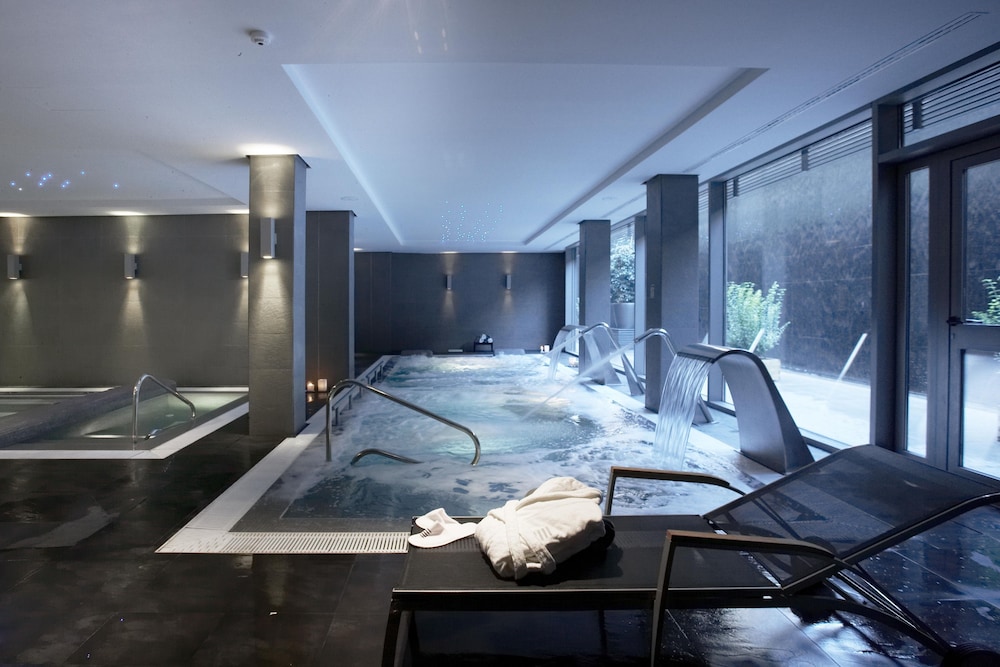 swimming pool spa