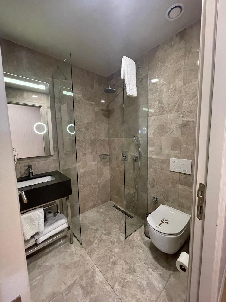 The Hotel Beyaz Saray & Spa, Istanbul 64/65