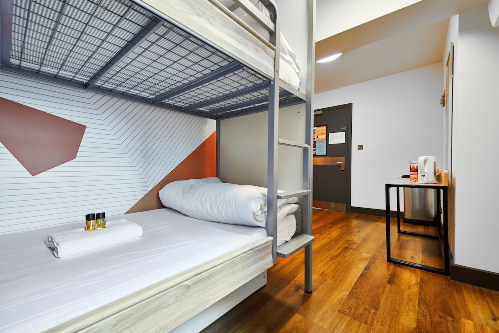 St Christophers Inn Village London Bridge Hostel Ex Hostel St Christophers Village 13/74