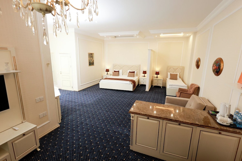 East Legend Hotel 34/50