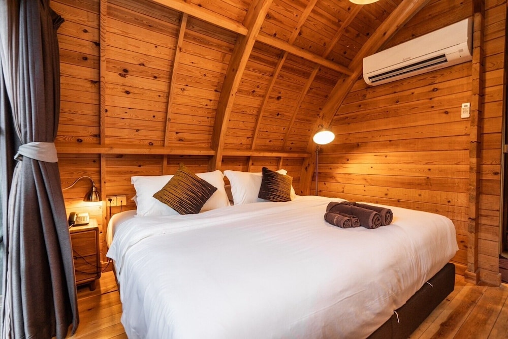 Lake, Villa, King Bed، Khum Damnoen Resort 2/2